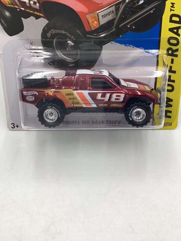 2015 hot wheels super treasure hunt Toyota Off-Road Truck has small crease W Protector Cheap