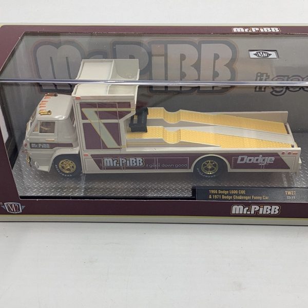 M2 Machines Chase Mr Pibb Hauler 1966 Dodge L600 COE & 1971 Dodge Challenger Funny Car TW27 For Discount