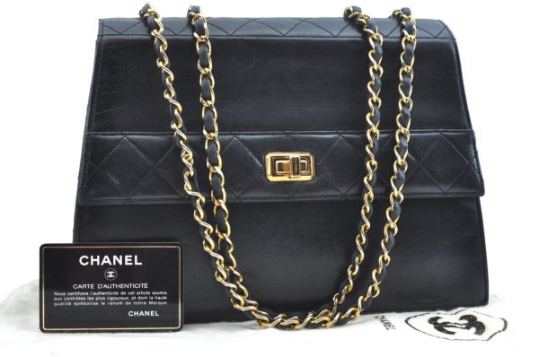 Authentic CHANEL Lamb Skin Matelasse Chain Shoulder Cross Bag Black CC K9263 For Sale