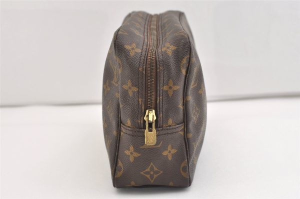 Authentic Louis Vuitton Monogram Trousse Toilette 28 Clutch Bag M47522 LV 6031J For Sale