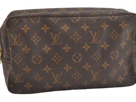 Authentic Louis Vuitton Monogram Trousse Toilette 28 Clutch Bag M47522 LV 6031J For Sale