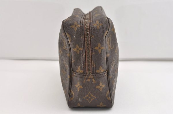 Authentic Louis Vuitton Monogram Trousse Toilette 28 Clutch Bag M47522 LV 6031J For Sale