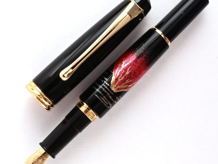 Wancher x Kuretake Yumeginga Kindai Maki-e Aka Fuji Fountain Pen - Black GT Online